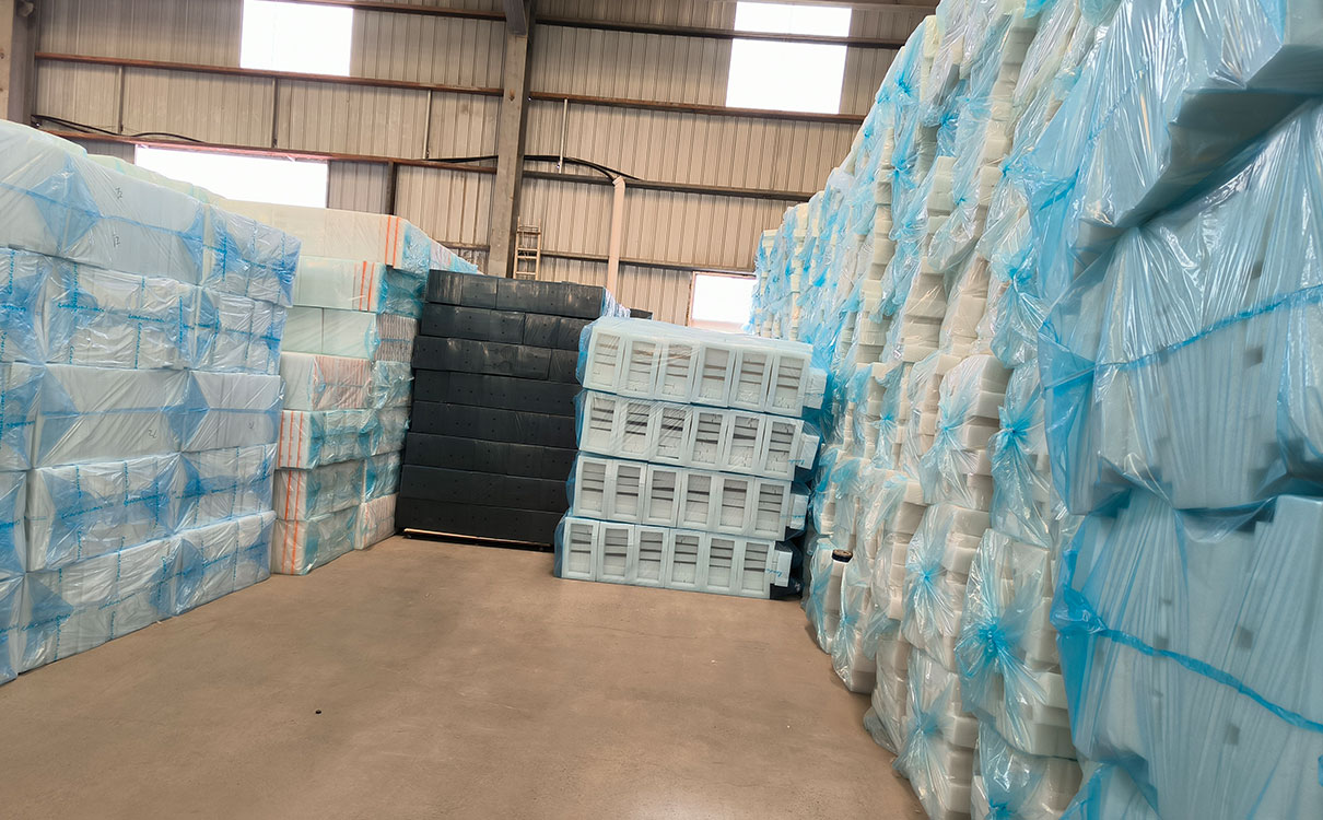 珍珠棉酒托, 貼絨布EPE珍珠棉板材, EVA復合EPE珍珠棉板材, 黑色EPE珍珠棉板材, XPE復合EPE內(nèi)襯, 玻璃器皿珍珠棉托盤, 黑龍江省珍珠棉生產(chǎn)廠家