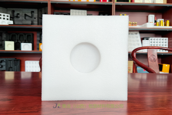 鄂爾多斯珍珠棉盒-集合包裝專業(yè)生產珍珠棉禮盒內襯、EPE禮盒內襯、EPE珍珠棉禮盒內襯質量過硬