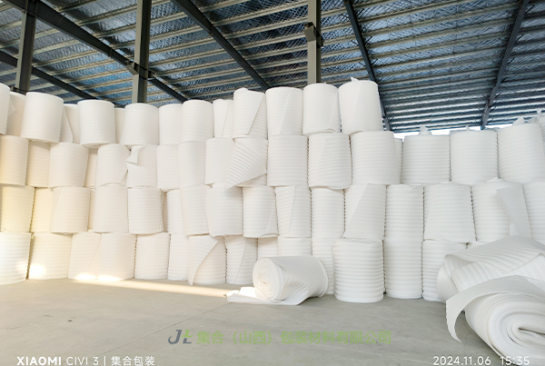 黎城珍珠棉卷材-太原珍珠棉廠專業(yè)生產(chǎn)EPE卷棉、珍珠棉保溫卷棉、珍珠棉大棚保溫卷棉可靠好品質(zhì)