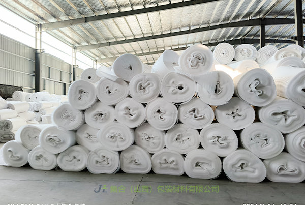 平定珍珠棉卷材-山西珍珠棉廠家專業(yè)生產(chǎn)EPE卷棉、EPE珍珠棉卷棉、珍珠棉大棚保溫卷棉物美價(jià)優(yōu)