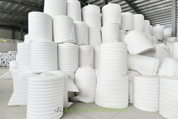 昔陽(yáng)珍珠棉卷材-太原珍珠棉廠專(zhuān)業(yè)生產(chǎn)珍珠棉卷棉、EPE珍珠棉卷棉、珍珠棉大棚保溫卷棉直銷(xiāo)佳品選