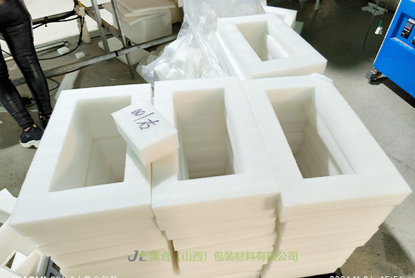 河津珍珠棉支架-珍珠棉廠家專業(yè)生產(chǎn)珍珠棉支架、EPE支架、電腦珍珠棉支架源頭直供